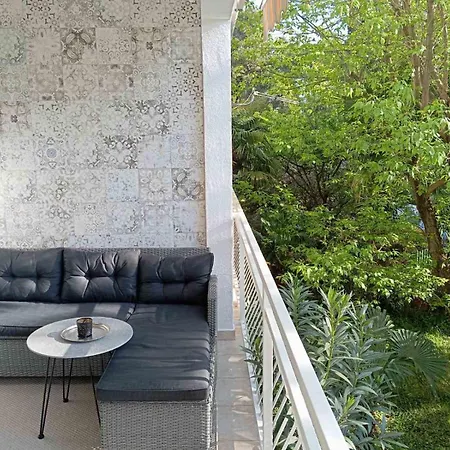 Appartement Maja - 170m Od Plaze *