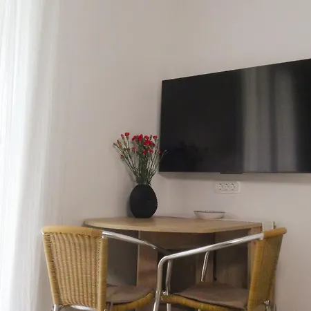 Appartement Maja - 170m Od Plaze