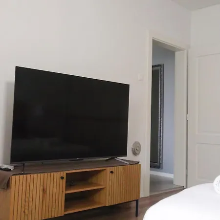 Maja - 170m Od Plaze Appartement *