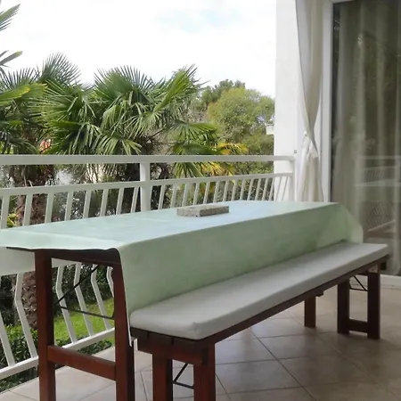 Appartement Maja - 170m Od Plaze *